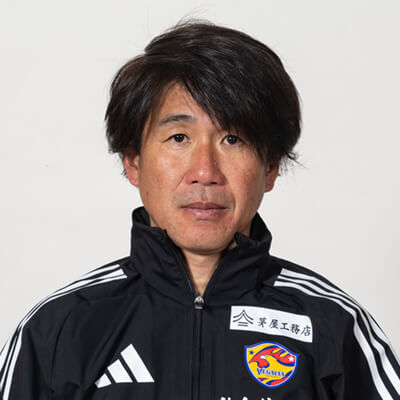 コーチ 今野 章の写真を紹介