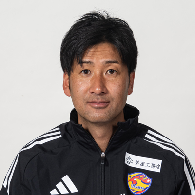 コーチ 西 洋祐の写真を紹介