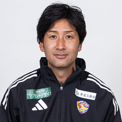 コーチ 西 洋祐の写真を紹介